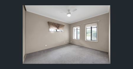 Spacious 4 Bedroom Family Home in Mawson Lakes - Photo 4