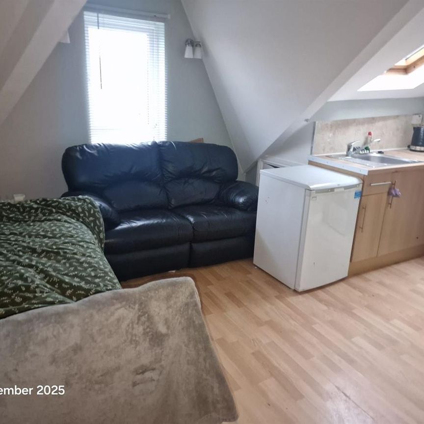 Dewsbury Road, Leeds - Photo 1