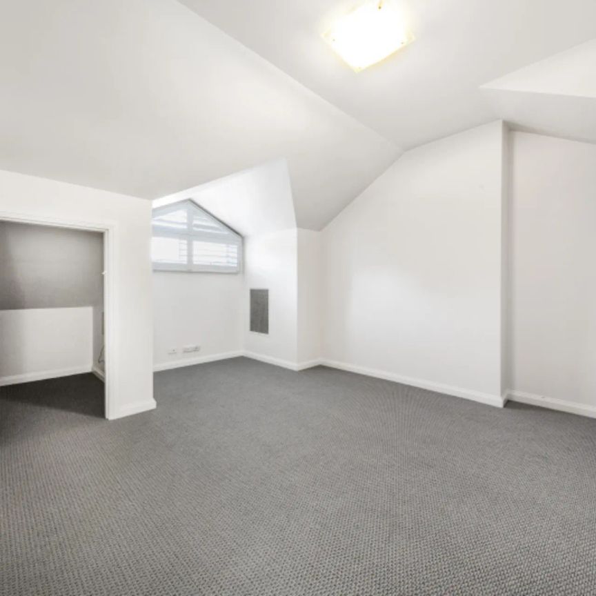 Freshly refurbished park side family home - Photo 1