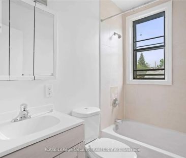 289 BLACKTHORN AVENUE - Photo 3