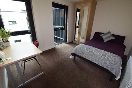 4 bedroom apartment to rent - Photo 2