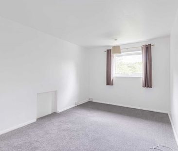 2 bed Flat for rent - Photo 3