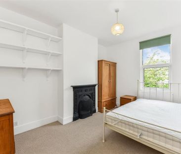 2 bedroom maisonette to rent - Photo 5