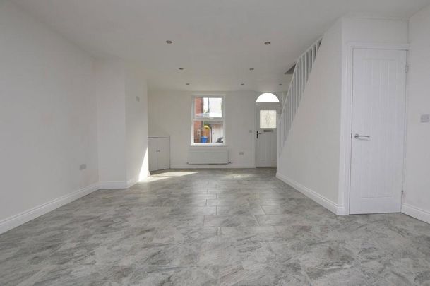 2 bedroom terraced house to rent - Photo 1