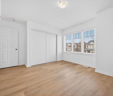 7829 BUCKEYE CRESCENT, Niagara Falls, Ontario, L2H0P1 - Photo 4