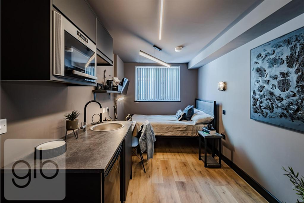 1 bedroom in a house share to rent - Photo 1