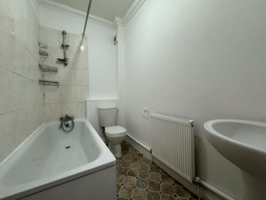 Alhambra Road, Southsea - Photo 1