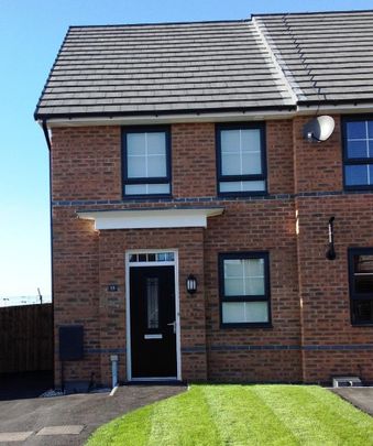 2 bedroom end of terrace house to rent - Photo 1