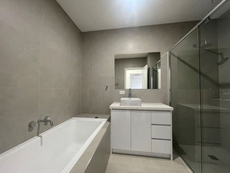 2D Paul Avenue, Keilor East VIC 3033 - Photo 2