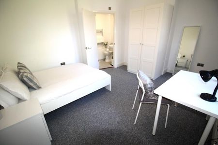 6 bedroom flat to rent - Photo 4