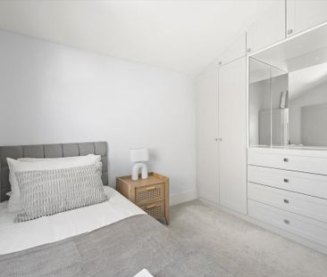 5 bedroom end of terrace house to rent - Photo 3