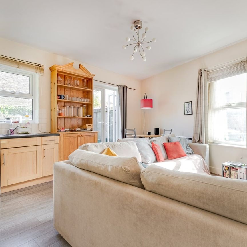 2 Bed Flat, Horatio House, SW19 - Photo 1