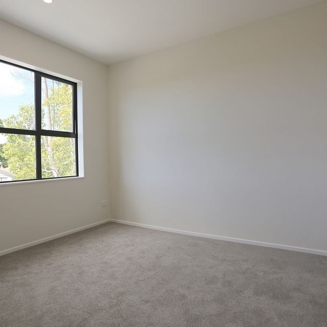 Spacious New House on cul-de-sac - Photo 1