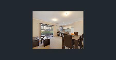 BEAUTIFULLY PRESENTED FAMILY HOME IN SOUGHT-AFTER WEST HOXTON - Photo 4