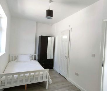 House of multiple occupation to rent - Photo 3