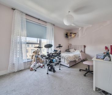 Town House to rent - Adit Road, Erith, DA8 - Photo 5