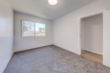 Stylishly Renovated Two-Bedroom Unit in Prime Botany Location - Photo 2