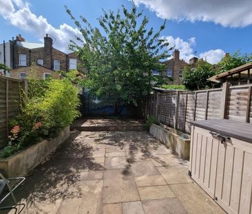 Room in a Shared House, John Maurice Close, SE17 - Photo 6