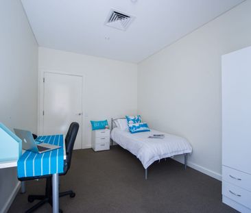 FULLY FURNISHED CBD SHARED ACCOMODATION! - Photo 1