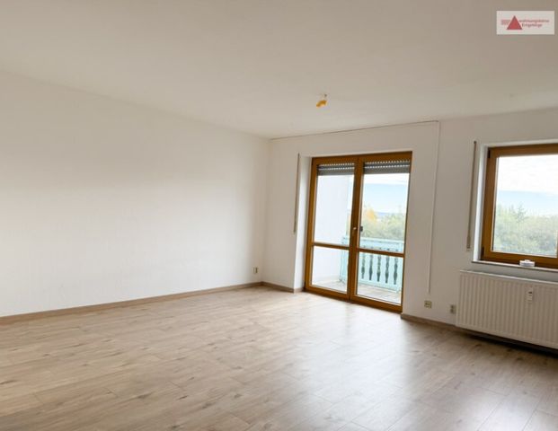 3-Raum Wohnung mit Balkon und Stellplatz im Herzog-Georg-Ring! - Photo 1