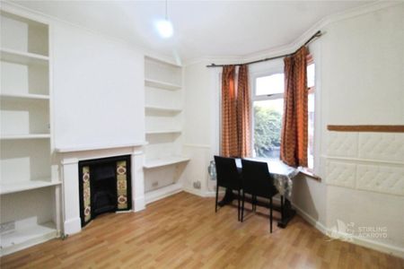 2 bedroom end of terrace house to rent - Photo 2