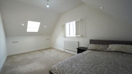 3 bedroom flat to rent - Photo 2