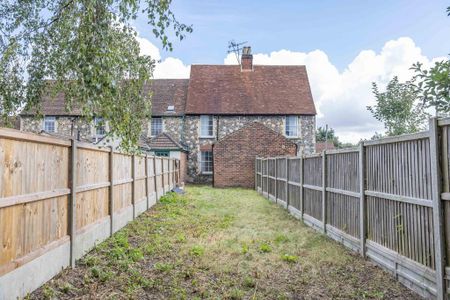 3 bedroom terraced house to rent - Photo 5