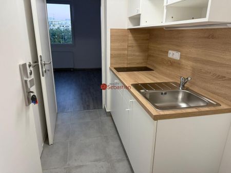 Pronájem bytu 1+kk 20 m2 - Fotografie 4