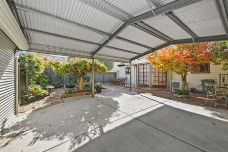 THREE BEDROOM HOME IN FANTASTIC CENTRAL LOCATION - Photo 5
