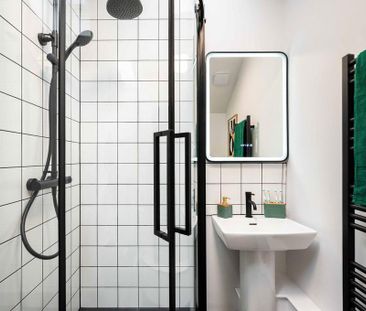 1 bedroom in a flat share to rent - Photo 1