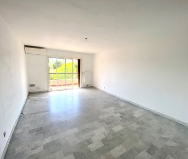 BEL APPARTEMENT FACE A OLBIUS RIQUIER - Photo 4