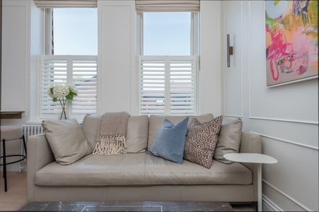 2 Bed Flat, Chivalry Road, SW11 - Photo 3