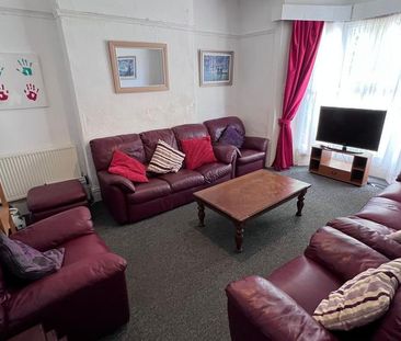 6 bedroom house to rent - Photo 1