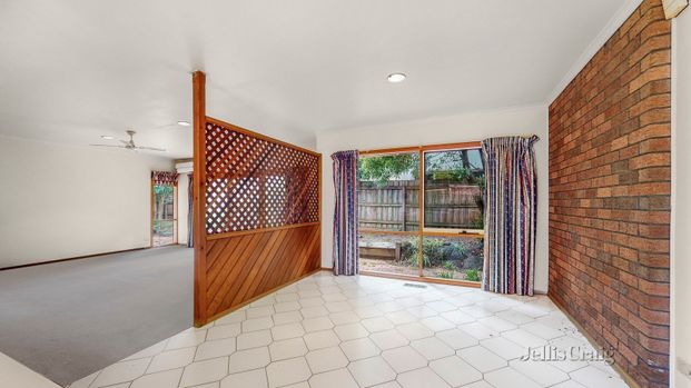 60 Staughton Road, Glen Iris - Photo 1