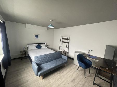 4 bedroom terraced house to rent - Photo 5