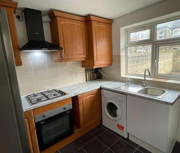 Inverness Road, Hounslow, TW3 - Photo 2