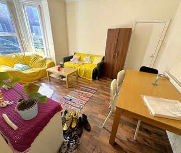 Norwood Terrace, Hyde Park, Leeds, LS6 - Photo 2