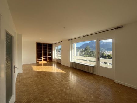 Location Appartement 4 pièces 96m² CHAMBERY 73000 - Photo 2