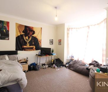 6 bedroom semi-detached house to rent - Photo 5