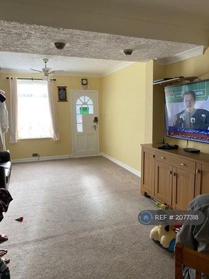 4 bedroom terraced house to rent - Photo 1