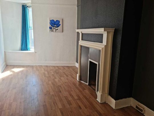 4 bedroom flat to rent - Photo 1