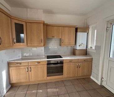 2 bedroom ground floor flat to rent - Photo 6