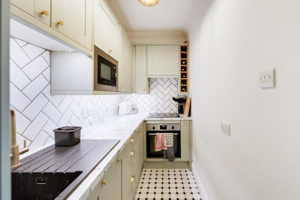 1 Bed Flat - Photo 1
