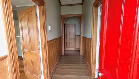 Central City Family Cottage - Photo 4