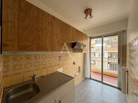 Location Appartement 2 pièces 42m² NICE 06000 - Photo 3