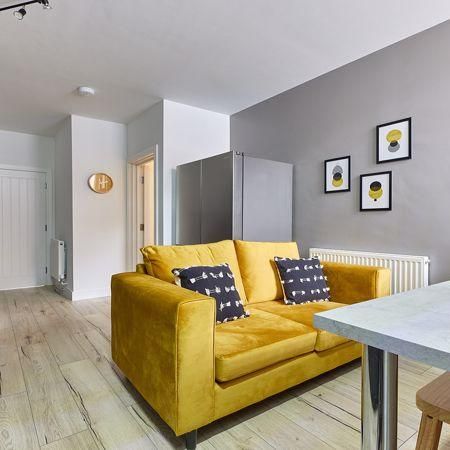1 bedroom in a house share to rent - Photo 1