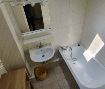 Location Appartement 2 pièces 36m² MONTPELLIER 34000 - Photo 2