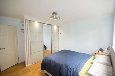 2 Bed Flat, Thomas A Beckett Close, HA0 - Photo 2