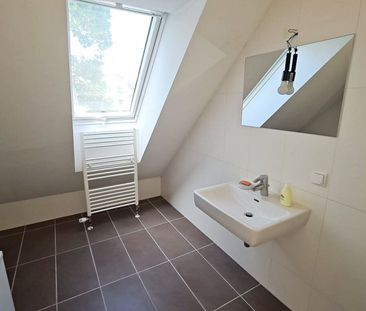 GRÜNBLICK, 78 m2 Altbau mit 14 m2 Balkon, 2 Zimmer, Komplettküche, ... - Photo 4