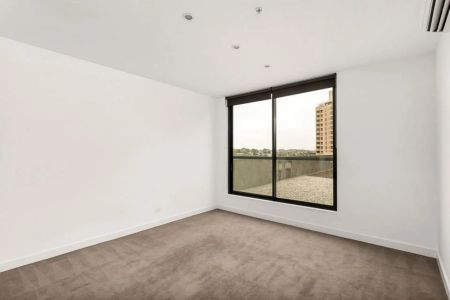 Unbeatable South Yarra Lifestyle & Convenience - Photo 2